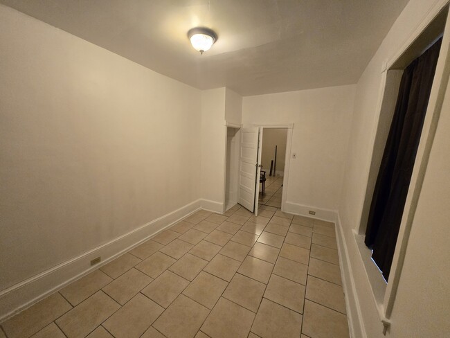 Foto del edificio - 18 N Georgia Ave