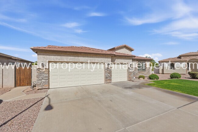 Building Photo - 12442 N 82nd Ln