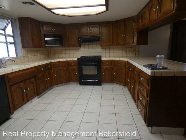 Building Photo - 3 br, 2 bath House - 4401 Milo Ave
