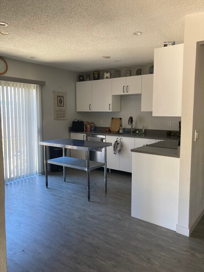 Foto del edificio - 5915 SE Carlton St