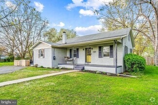 8413 Rosemont Cir