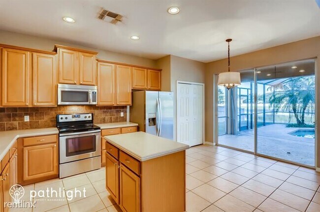 Foto del edificio - 6 br, 4.5 bath House - 13218 Summer Rain D...