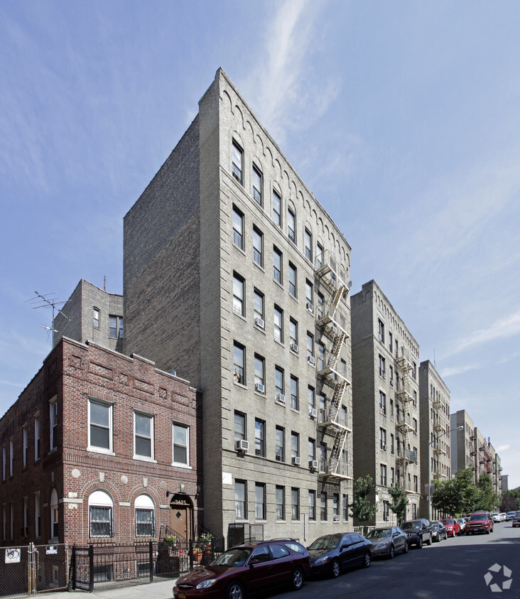 Foto del edificio - 3433 Dekalb Ave