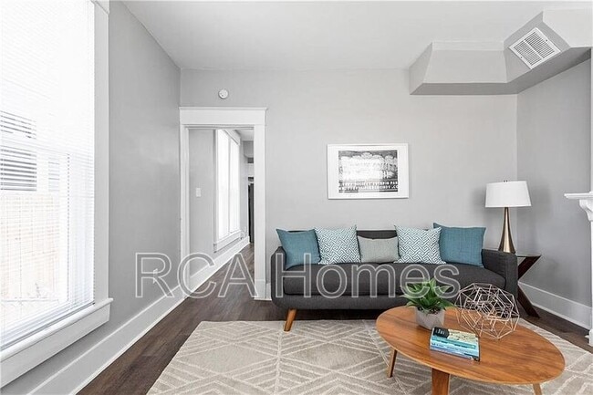 Building Photo - 1024 Orange St