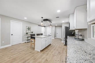 Building Photo - 10928 L&M Rd