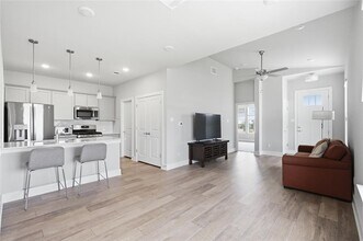 Building Photo - 135A Pinnacle Ln
