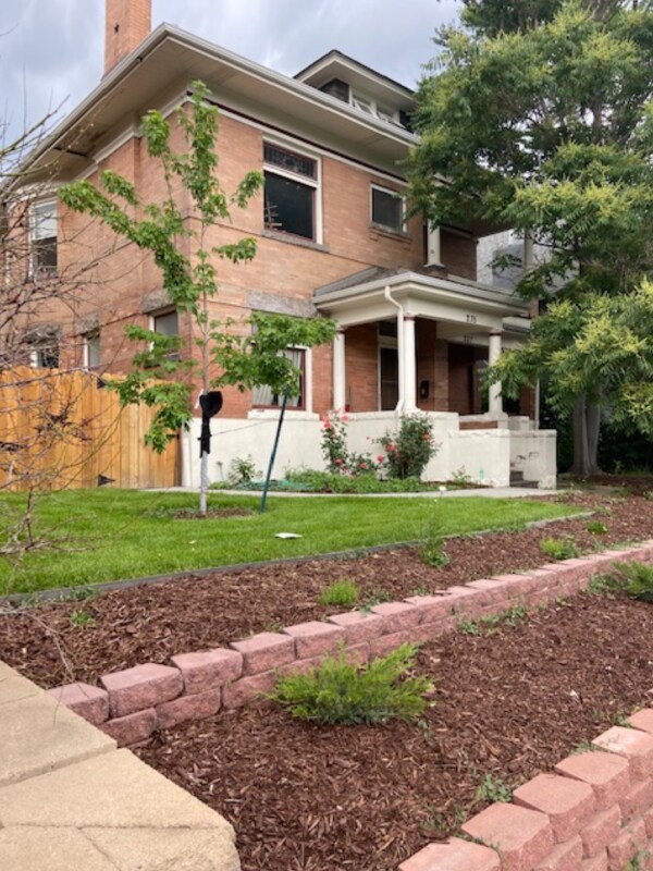 Primary Photo - 235 Logan St