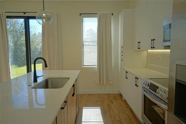 Foto del edificio - 4342 Villa Alina Ct