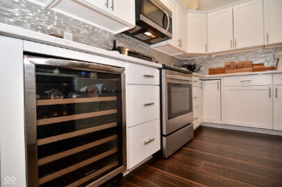 Photo - "Charming 3-Bed Oasis on Olive Street: Expansive 2,491 Sq Ft with Luxurious Granite Touches!" Apartment