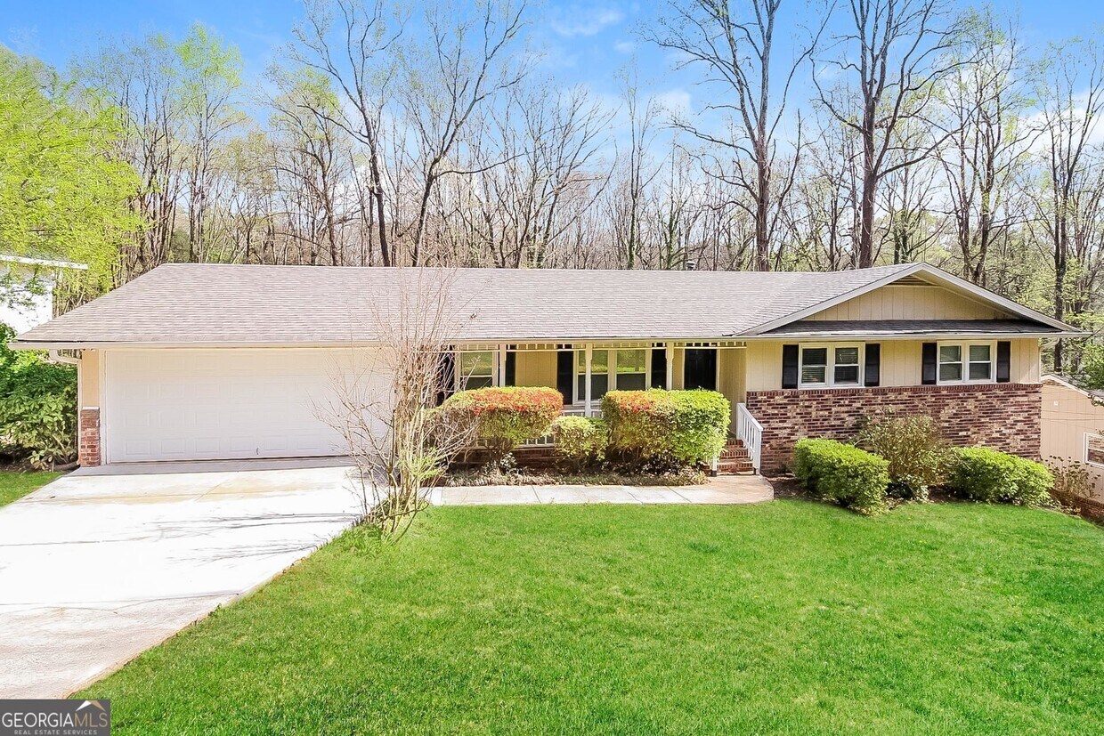 5672 Beechwood Dr SW, Stone Mountain, GA 30087 House Rental in Stone