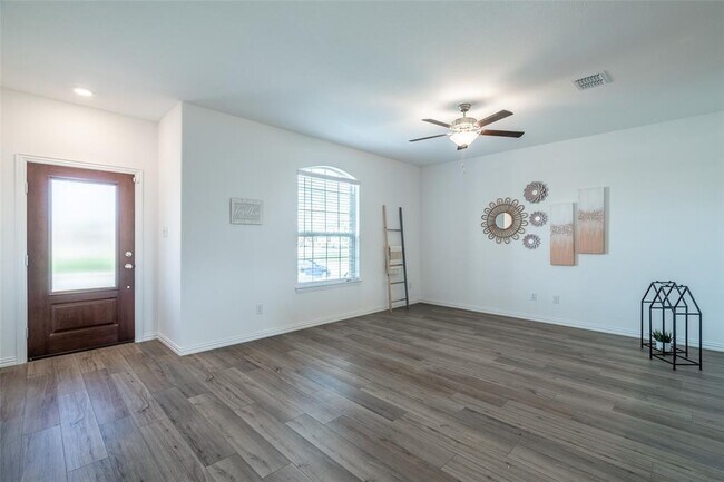 Foto del edificio - 3028 Howerton Dr