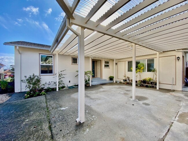Building Photo - 2233 Rollingwood Dr