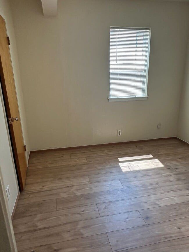 Photo - Cozy 1 Bedroom 1 bath, next to the police ... Apartment