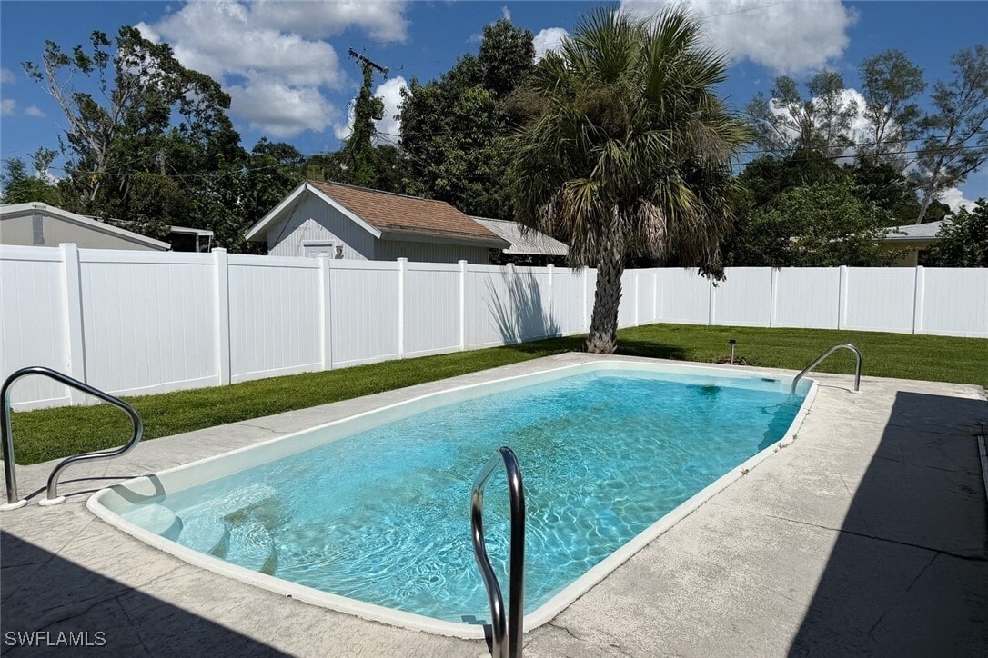 Foto principal - 6677 Fiesta Way