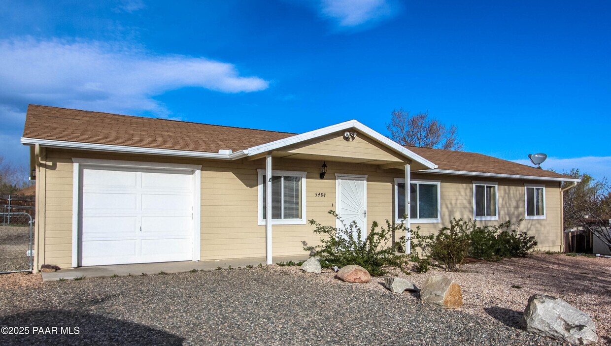 Foto principal - 5484 N Robert Rd