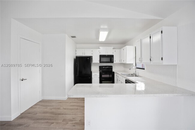 Foto del edificio - 6043 Felter St