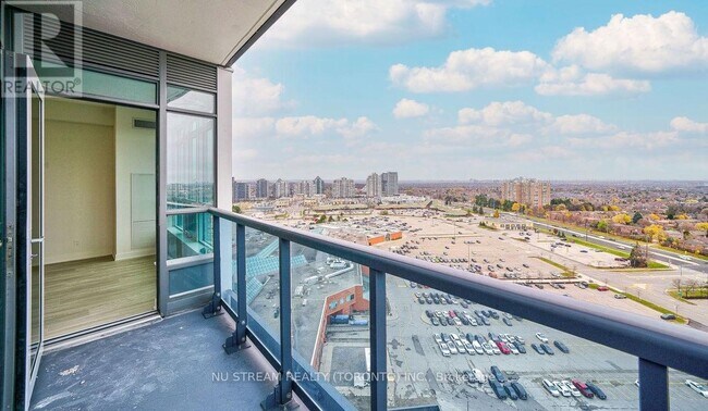 Photo du bâtiment - 50 Upper Mall Wy