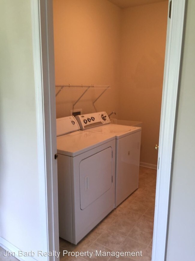 Foto del edificio - 4 br, 2.5 bath House - 2321 Stoneridge Rd.