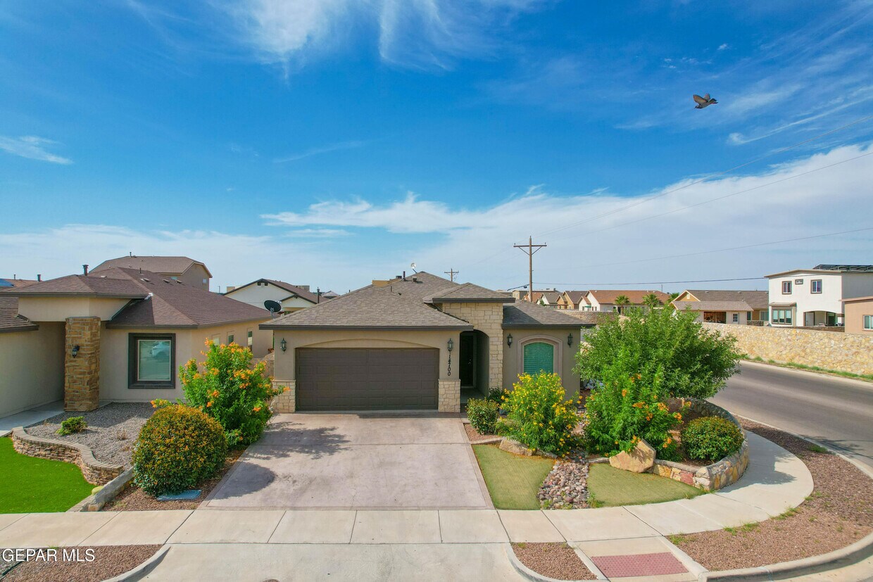 Foto principal - 14700 Harry Flournoy Ave