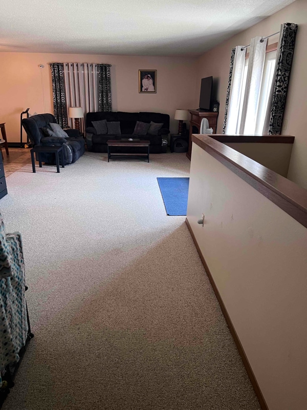 Building Photo - 810 E Southview Ct