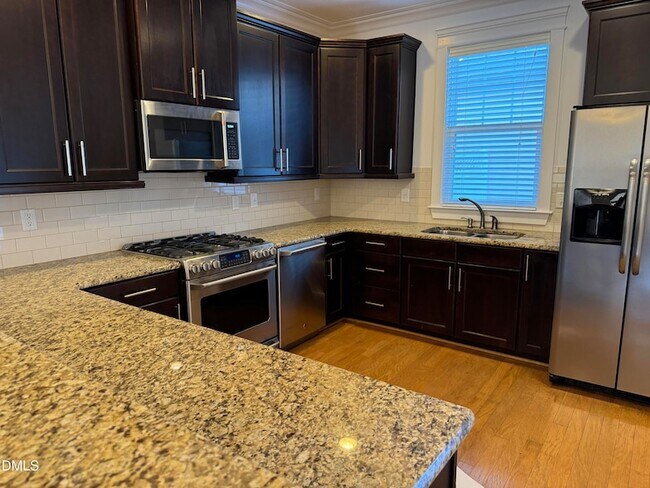 Foto del edificio - 1045 Philpott Dr