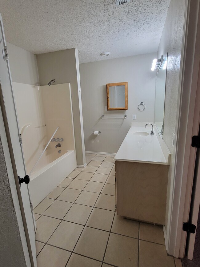 Foto del edificio - 509 Denison Cir