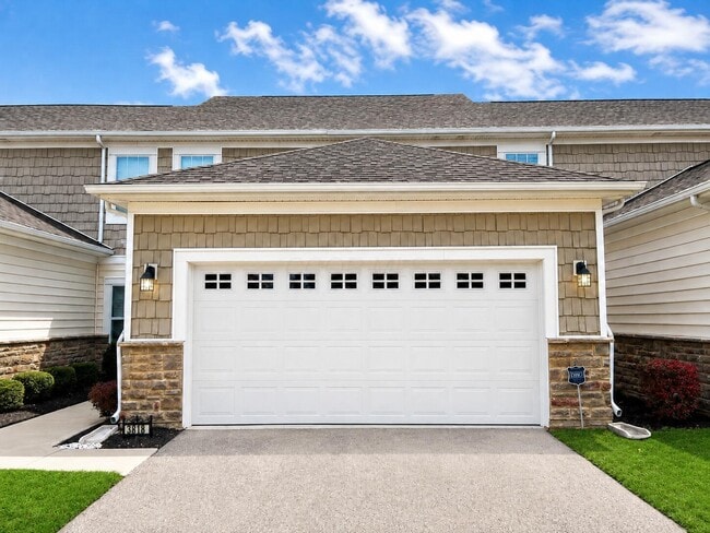 Building Photo - 3818 Rennes Dr