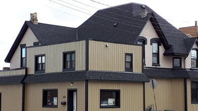 Building Photo - 145 Davis St