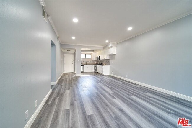 Building Photo - 729 S Hobart Blvd