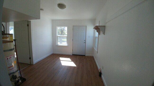 Foto del edificio - 2 Bedroom 1 Bath- House