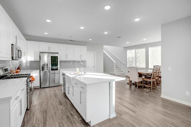 Foto del edificio - Elegance Of This 4 Bed/ 3 Bath Menifee Home!