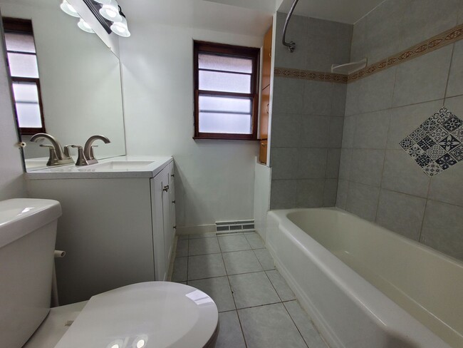 Foto del edificio - 3 Bed 1 Bath