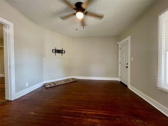 Building Photo - 3284 Stillwood Dr