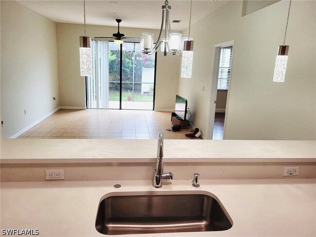 Foto del edificio - 7512 Bristol Cir