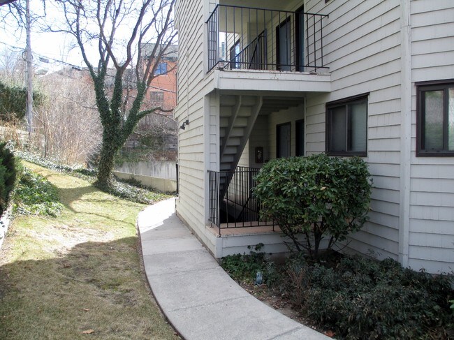 Building Photo - 480 N Wall St