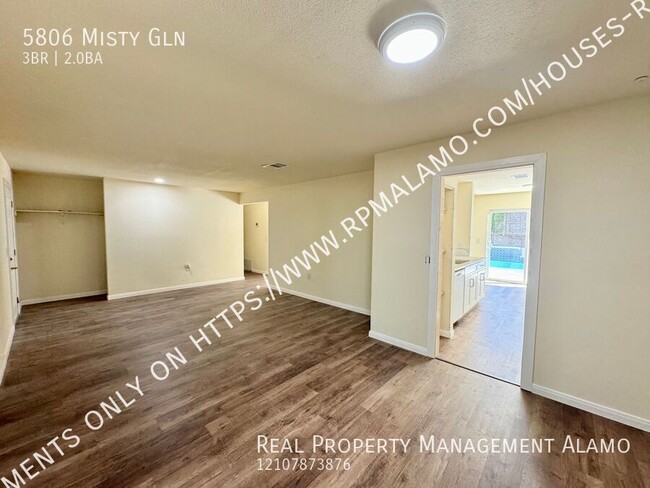 Foto del edificio - AVAILABLE NOW! Beautiful 3-Bedroom REMODEL...