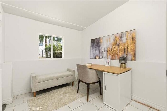 Foto del edificio - 10607 Whitegate Ave