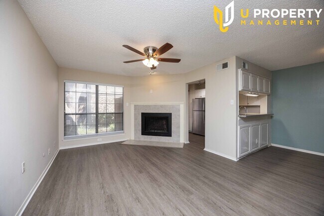 Foto del edificio - Updated Condo with New Vinyl Flooring & Ne...