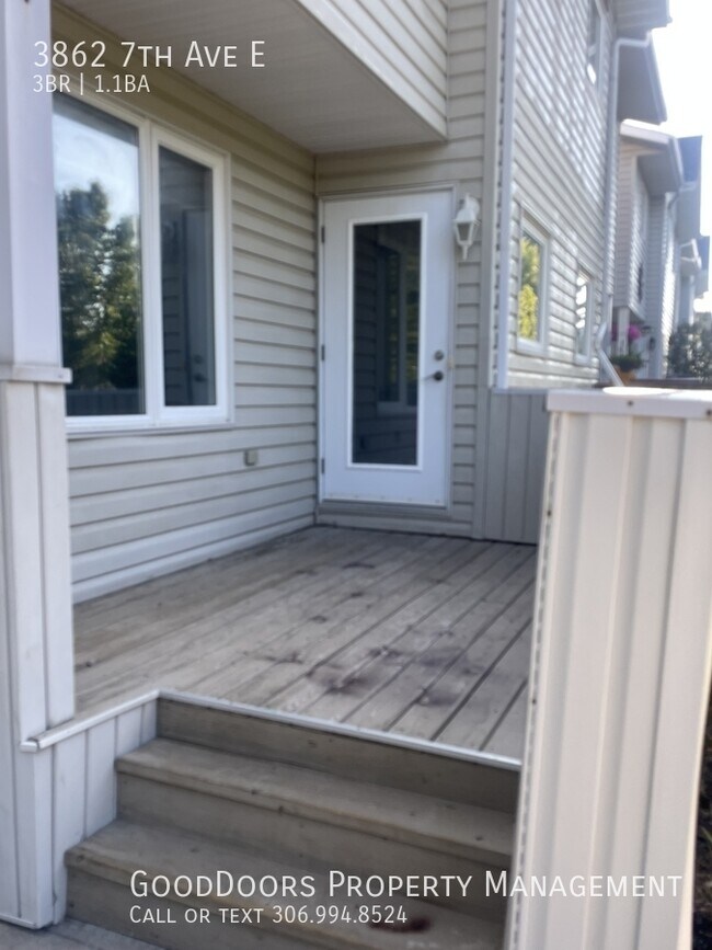 Photo du bâtiment - 3862 7th Ave E