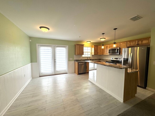 Building Photo - Beautiful 3 Bedroom 2 Bathroom New Constru...