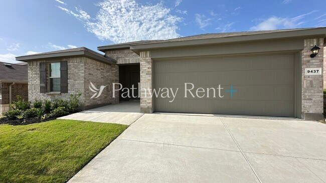 Foto del edificio - 9437 Golden Tree Ave