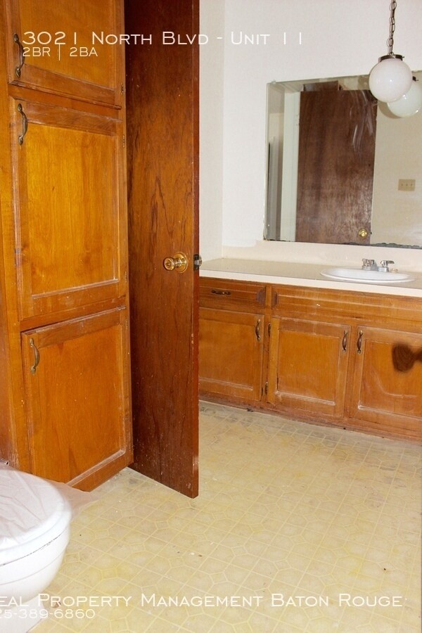 Building Photo - Two Bedroom Apt on North Blvd