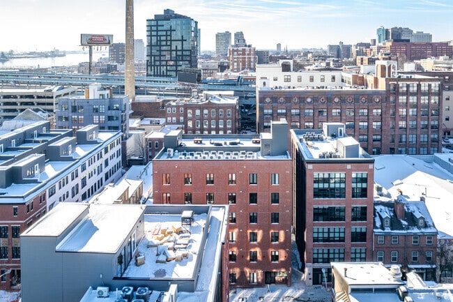 Building Photo - 214 Vine St