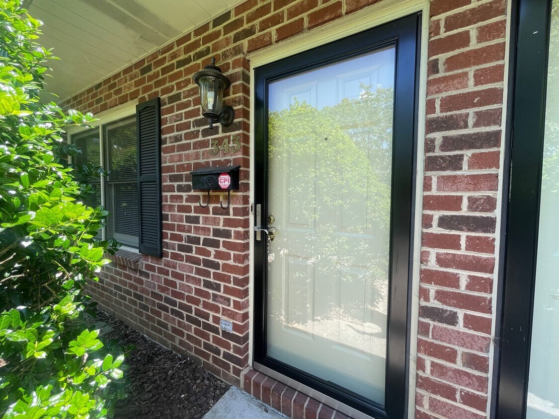 Primary Photo - Private 2BD/1.5BA Townhouse in Prime NW Hi...