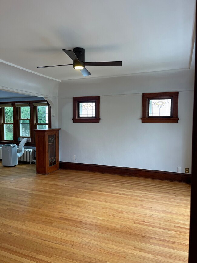 Foto del edificio - 1220 E Chambers St