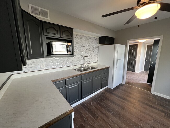 Foto del edificio - 815 E Sandusky Ave