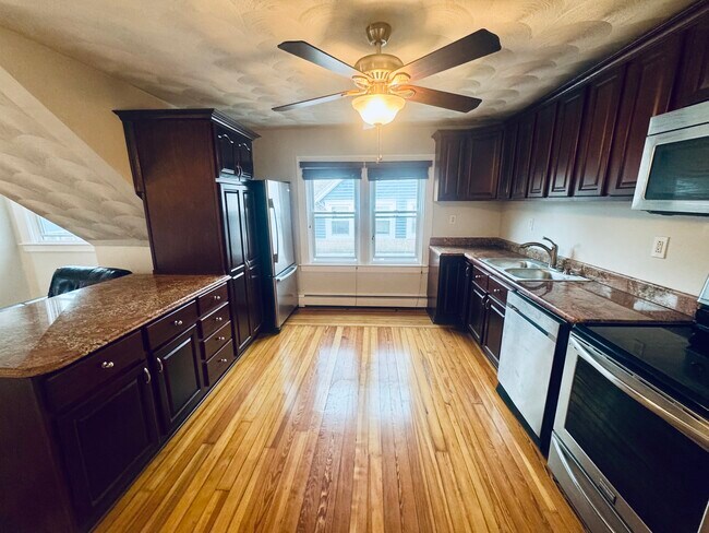 Building Photo - 50 Pinehurst Ave