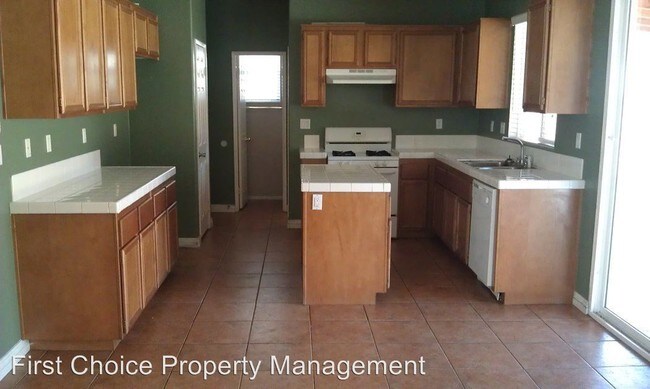 Foto del edificio - 3 br, 2 bath House - 22361 Witchhazel Ave