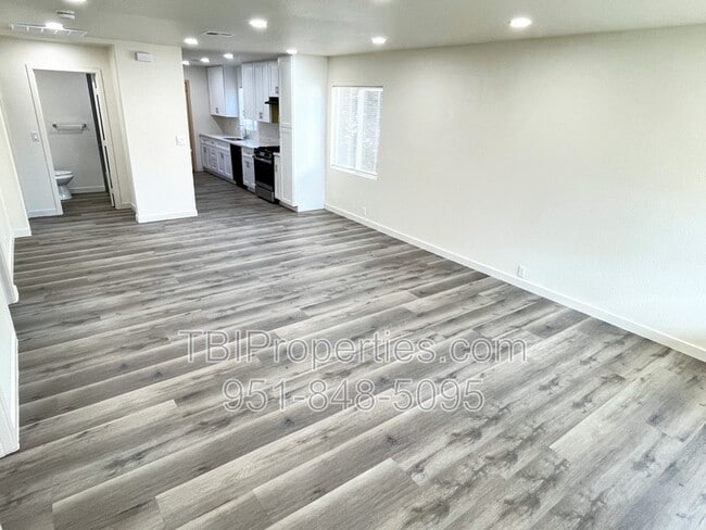 Building Photo - 5769 Eugene St