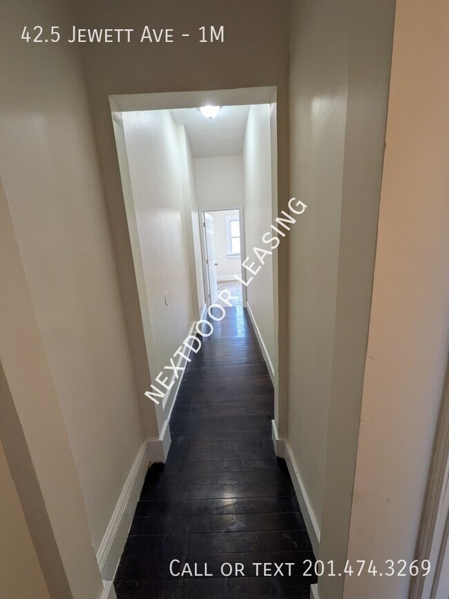 Foto del edificio - 42.5 Jewett Ave